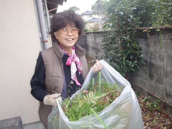 アフター点検に行った先で草むしり